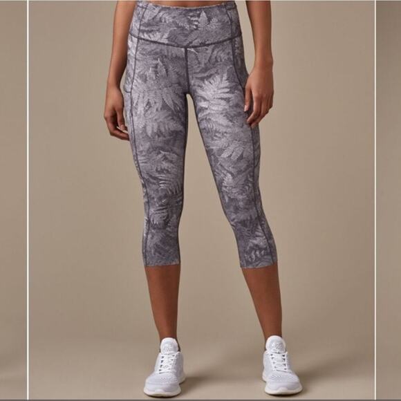Lululemon Athletica Pants - Lululemon‎ Sz 4 Fast & Free Crop (19") Kindred Spirit Alpine White Multi W6AGGS